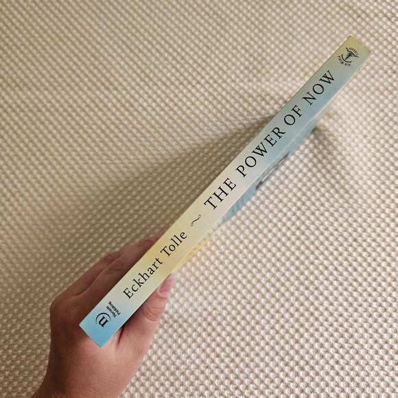 4/$40 2004 - The power of now - Eckart Tolle - Paperback - Picture 4 of 7